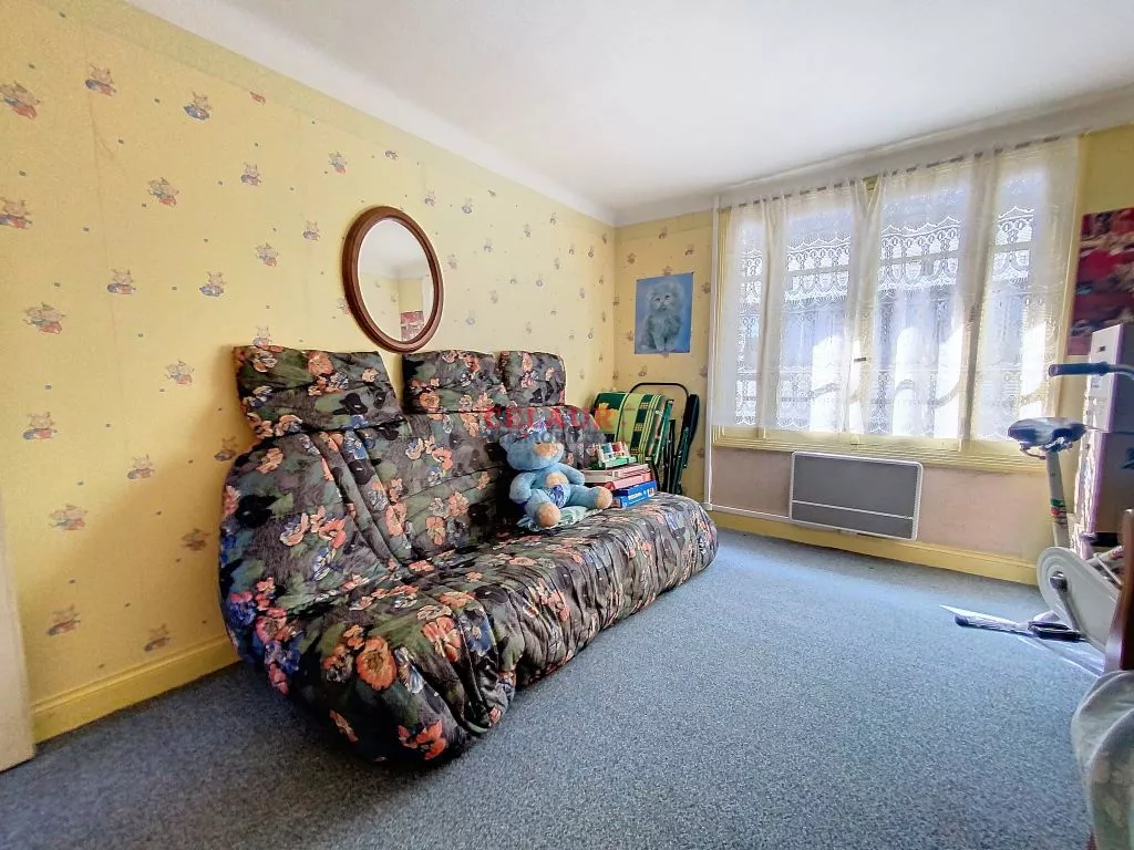 MAISON DE VILLE AVEC TERRASSE ET JARDIN