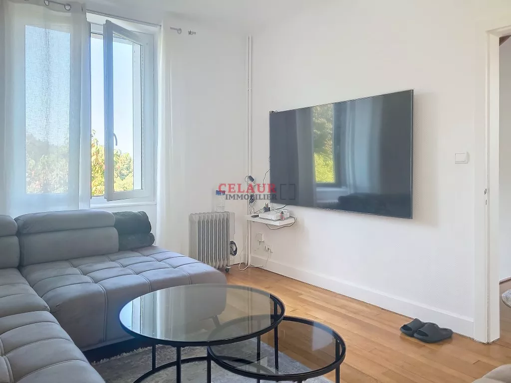 Maison mitoyenne avec jardin