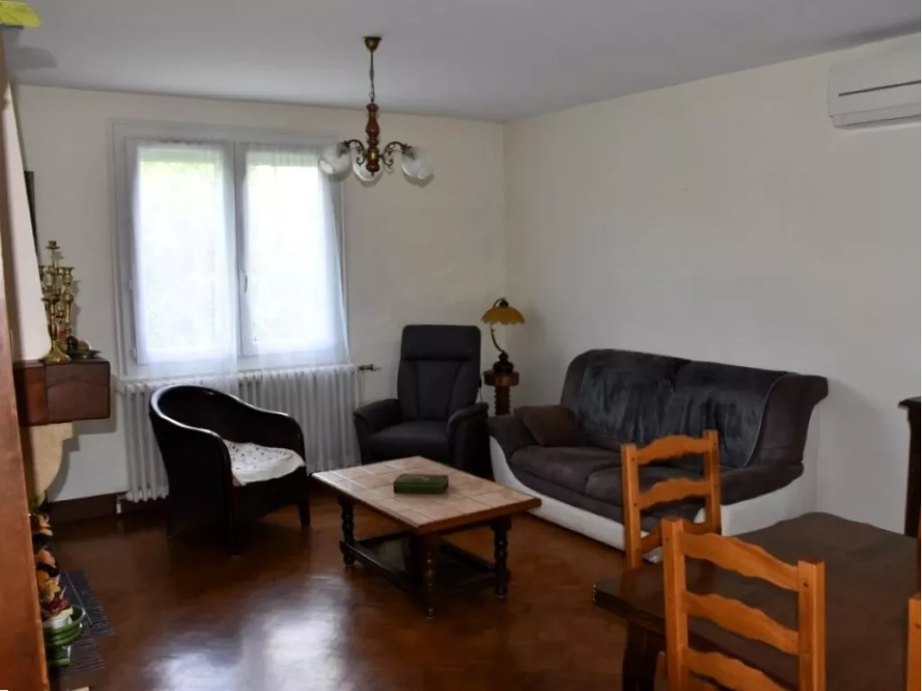 MAISON SUR SOUS-SOL ANNEES 70