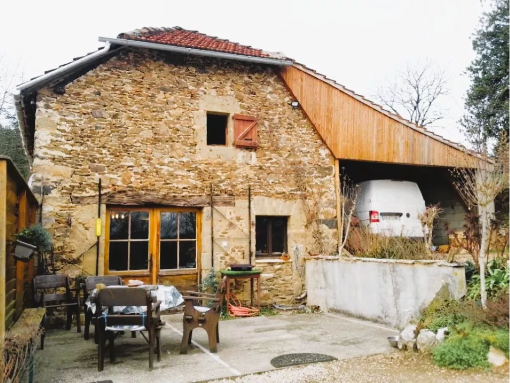MAISON EN PIERRE ANCIENNE