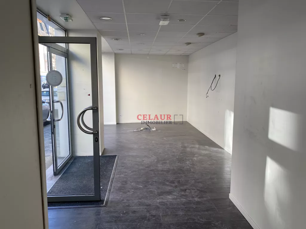 LOCAL 100 m2 AVENUE VICTOR HUGO