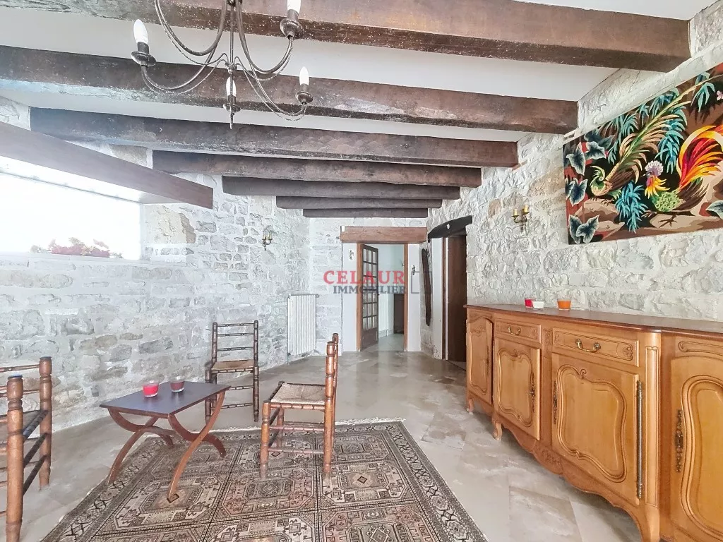 VASTE PROPRIETE EN PIERRE QUERCYNOISE