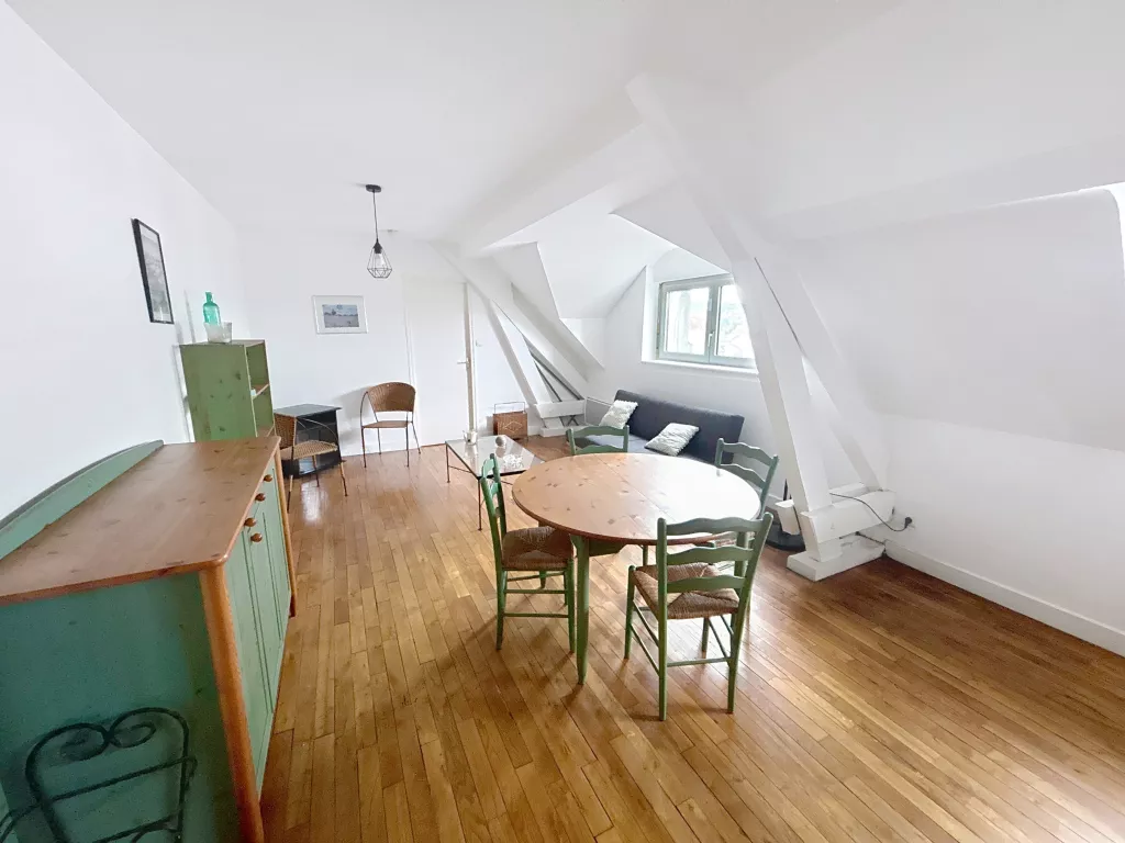 Appartement F2 id&eacute;alement situ&eacute;
