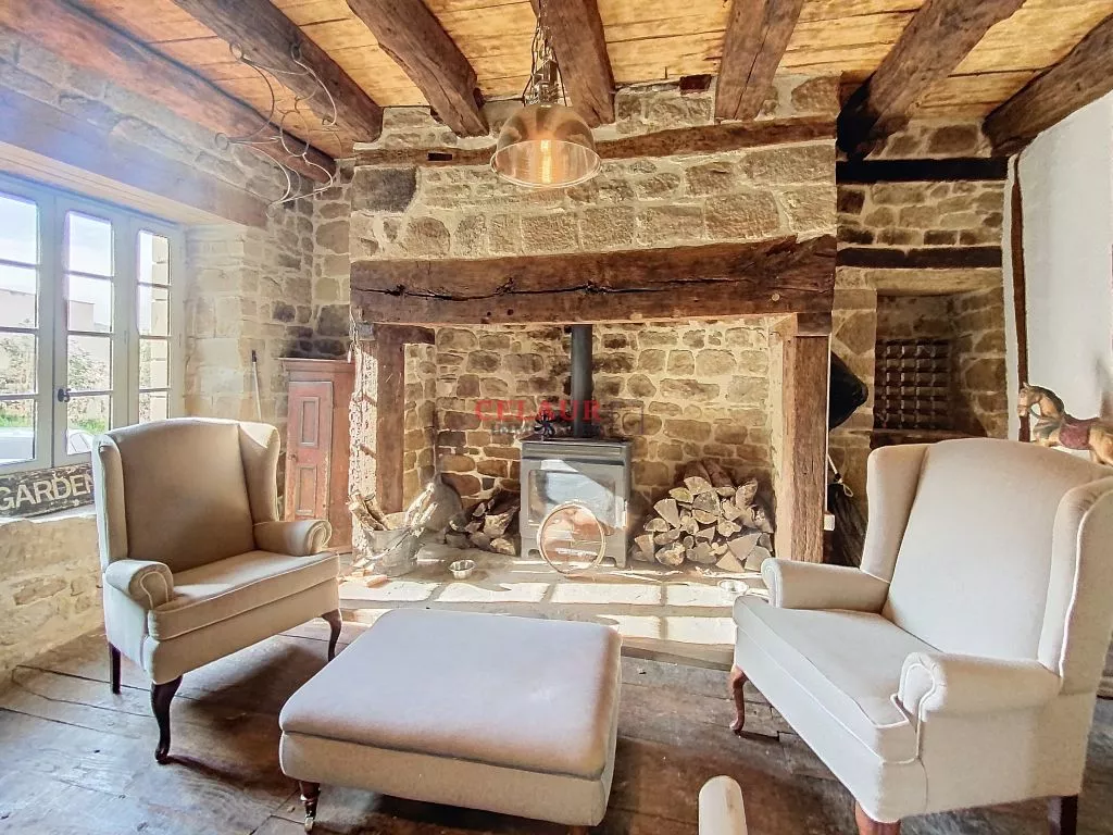 JOLIE MAISON DE VILLAGE A 10 MN DES COMMERCES