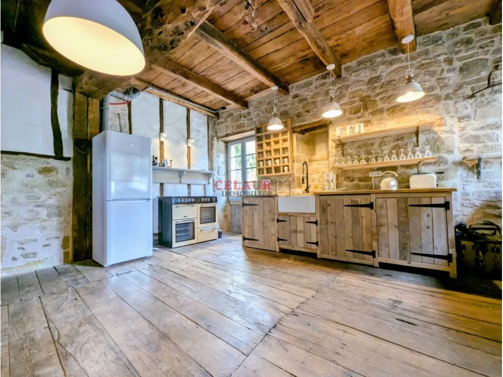 JOLIE MAISON DE VILLAGE A 10 MN DES COMMERCES