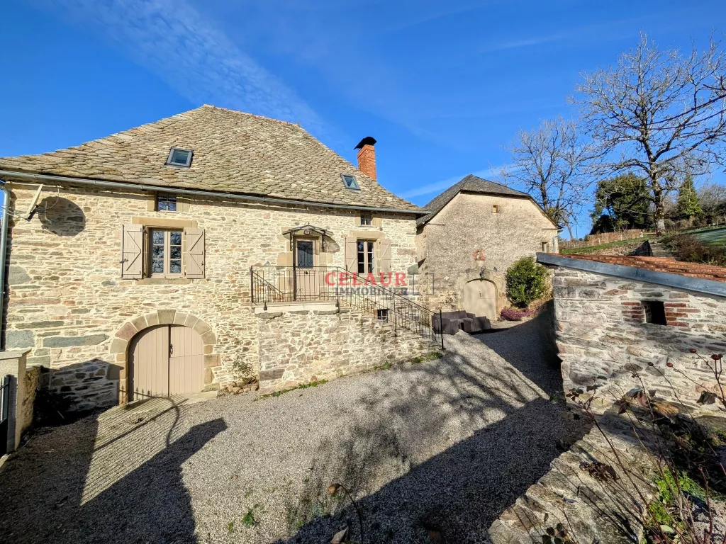 MAISON EN PIERRES RENOVEE