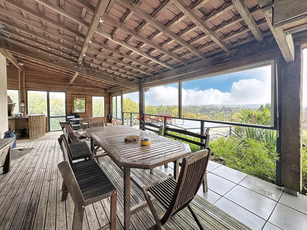 MAISON AVEC PISCINE ET D&Eacute;PENDANCE &Agrave; 15 MINUTES DE TULLE