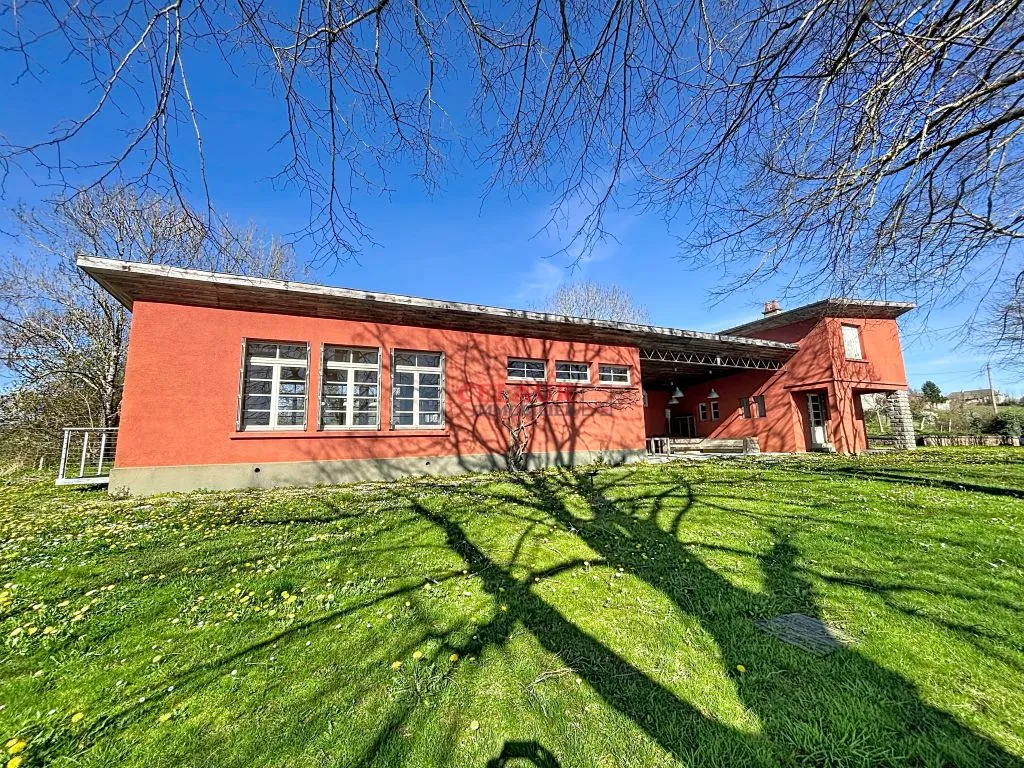 ANCIENNE ECOLE RENOVEE AVEC VUE DOMINANTE