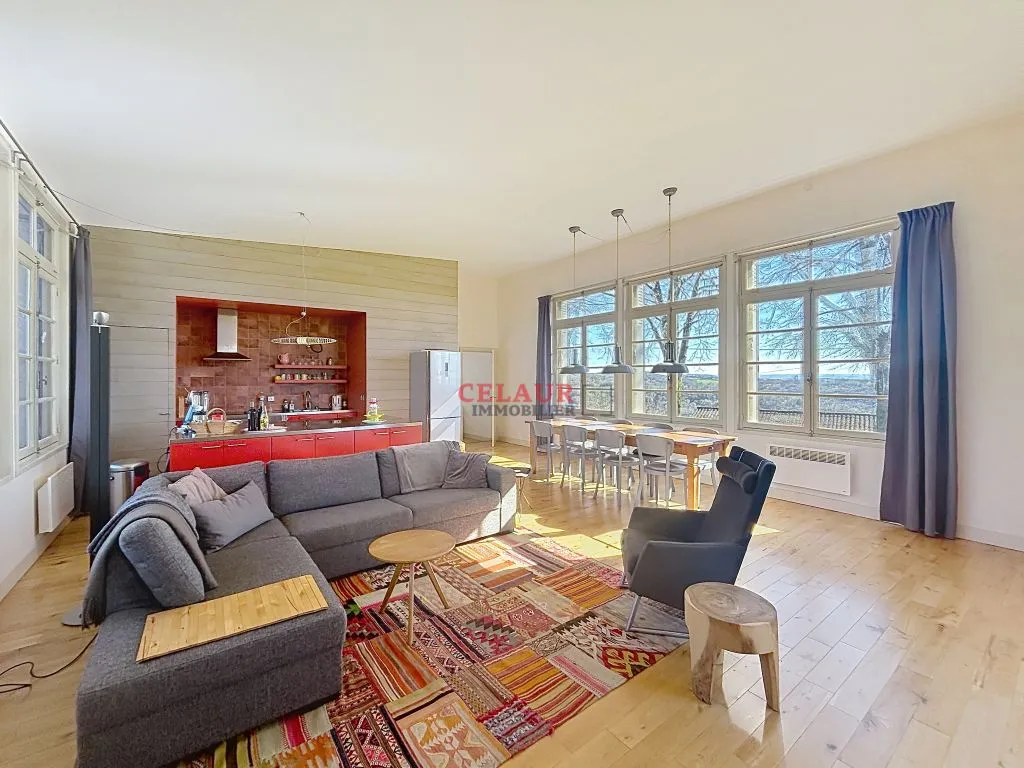 ANCIENNE ECOLE RENOVEE AVEC VUE DOMINANTE