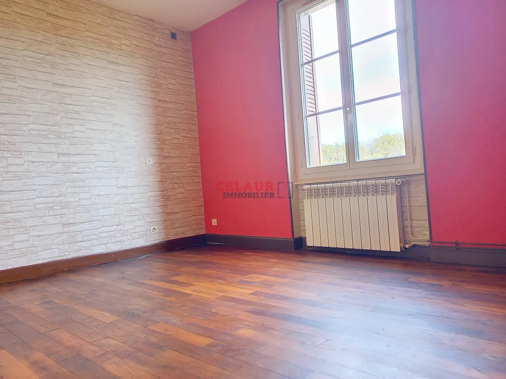 MAISON AGR&Eacute;ABLE AVEC BEAU JARDIN