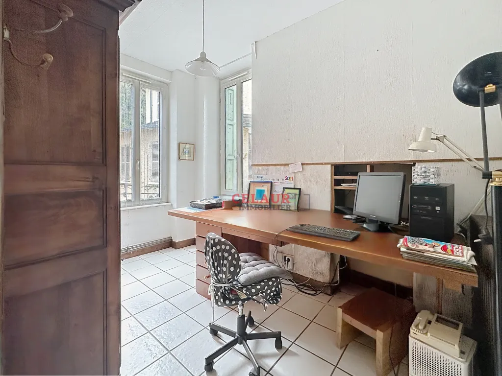 MAISON FAMILIALE AVEC STUDIOS IND&Eacute;PENDANTS