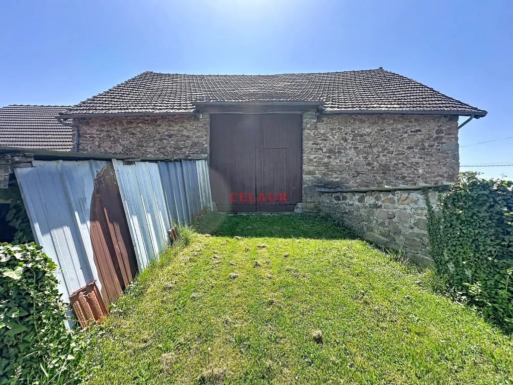 MAISON FAMILIALE AVEC GRANGE