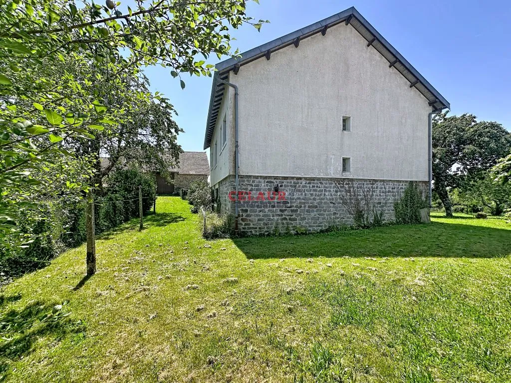MAISON FAMILIALE AVEC GRANGE