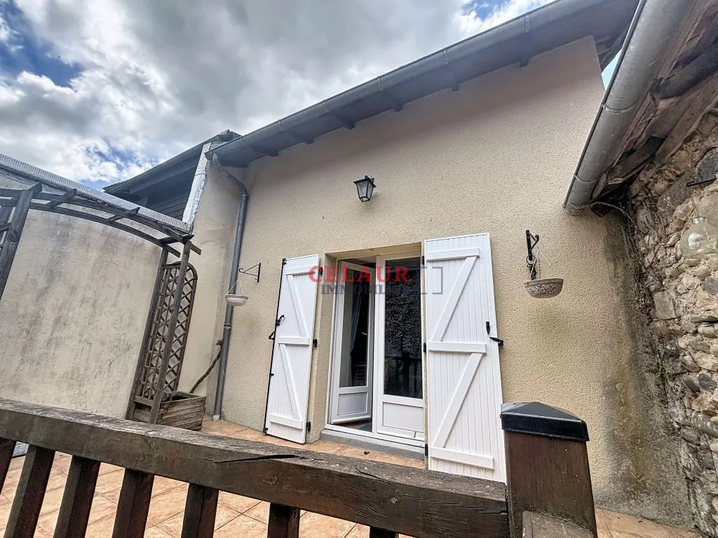 JOLIE MAISON DE BOURG AVEC JARDIN ET TERRASSE