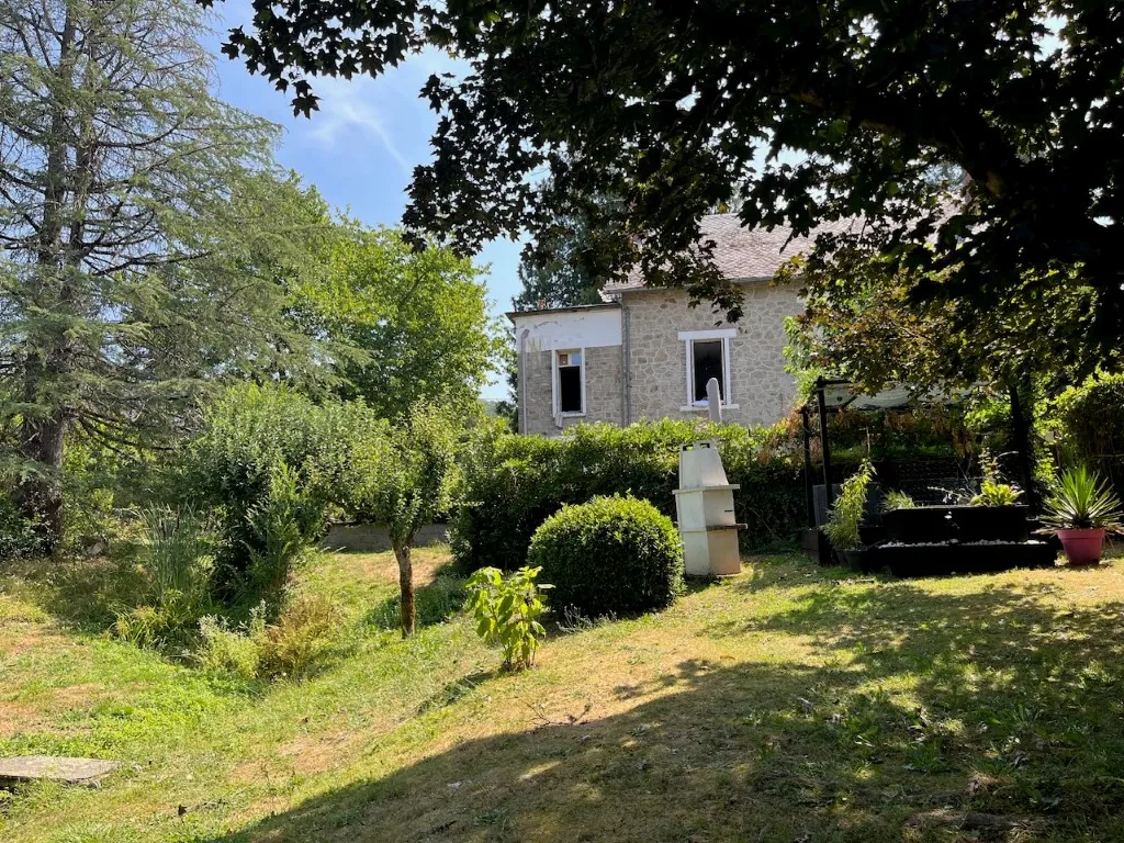 JOLIE MAISON de VILLE...