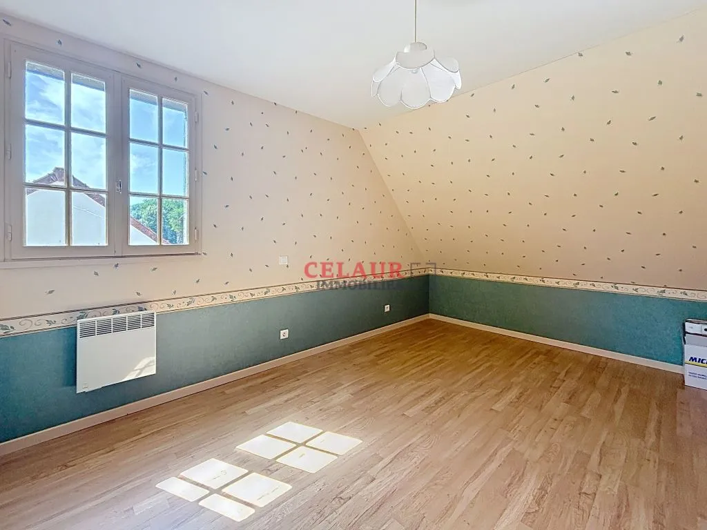 MAISON SUR SOUS-SOL SUR 1500 M&sup2; DE JARDIN A 5 MN DES COMMERCES